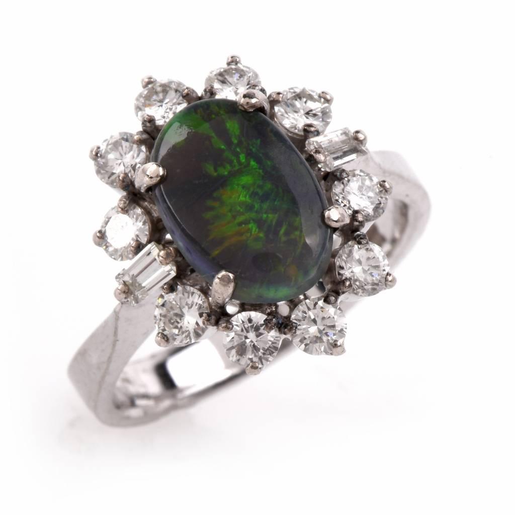 1960s Opal Diamond Gold Ring In Excellent Condition In Miami, FL