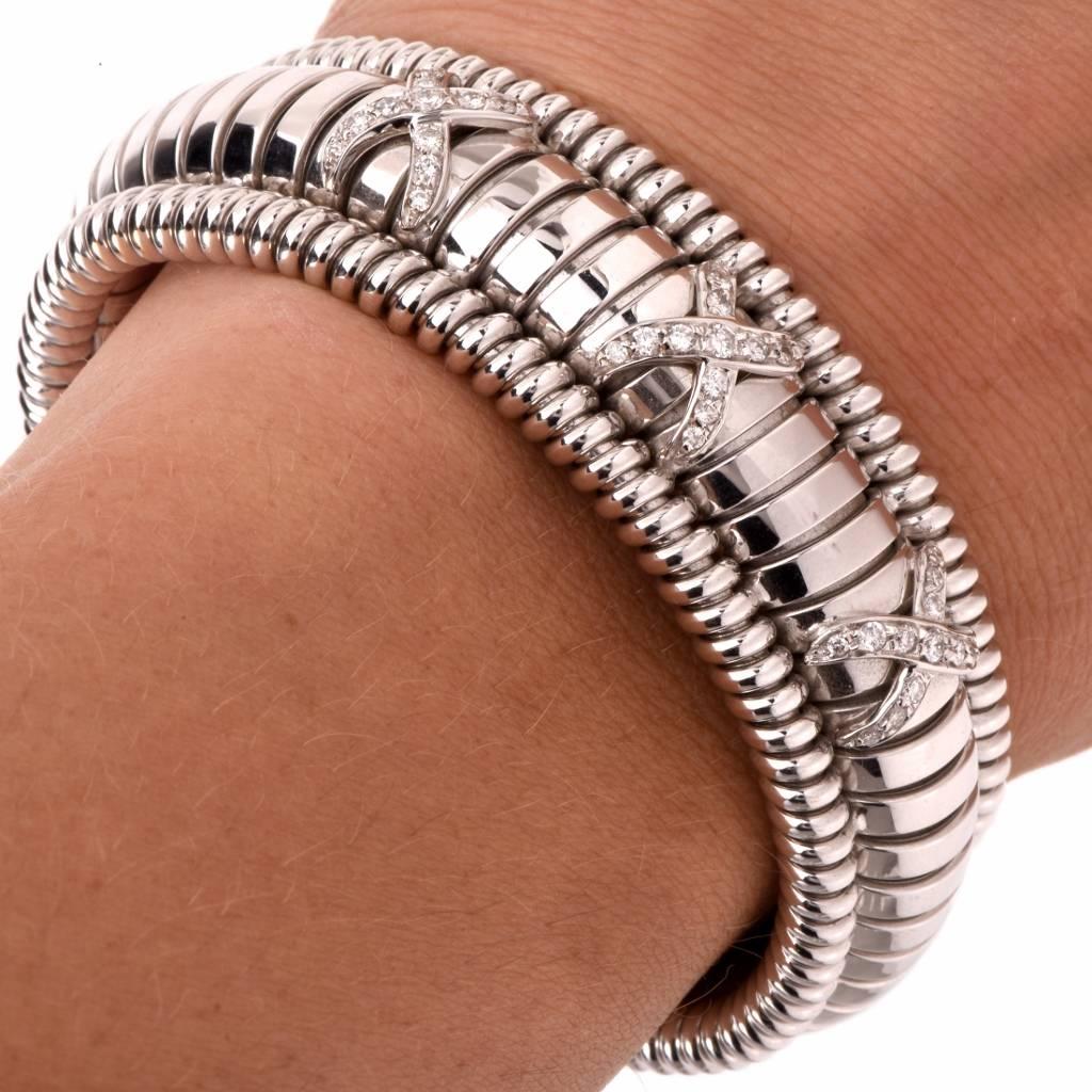 Modern Diamond Gold Snake Cuff Bangle Bracelet  In Excellent Condition In Miami, FL