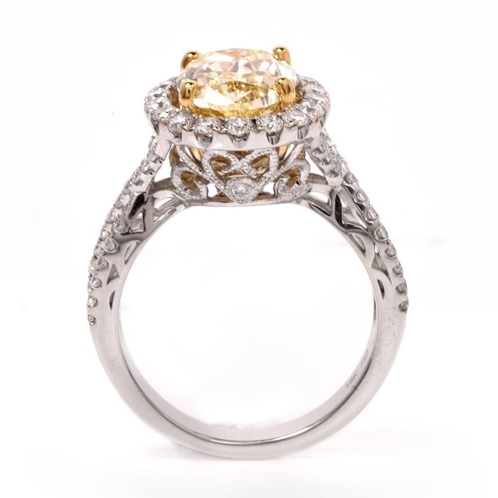Modern 2.93 Carat GIA Certified Natural Fancy Light Yellow Diamond Gold Engagement Ring