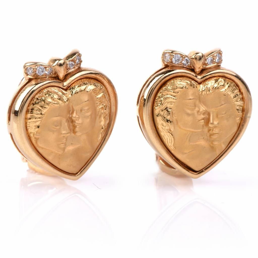 These designer Carrera y Carrera earrings from the 'Romeo & Juliet' collection are crafted in solid 18K matted and polished yellow gold, representing a romantic portrait of Romeo and Juliet. These clip-on earrings are enriched with a total number of