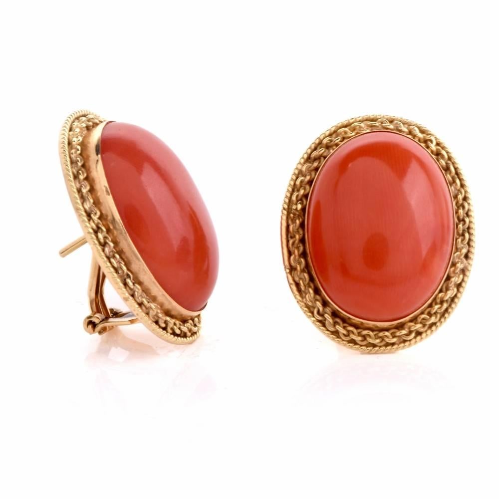 Retro Natural Coral Clip-on Earrings In Excellent Condition In Miami, FL
