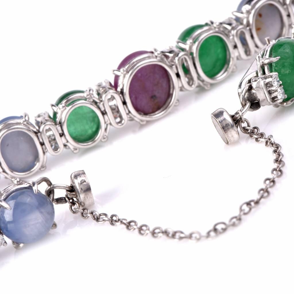 Bracelet en platine avec saphir étoilé, rubis, émeraude et diamant certifié GIA Excellent état - En vente à Miami, FL