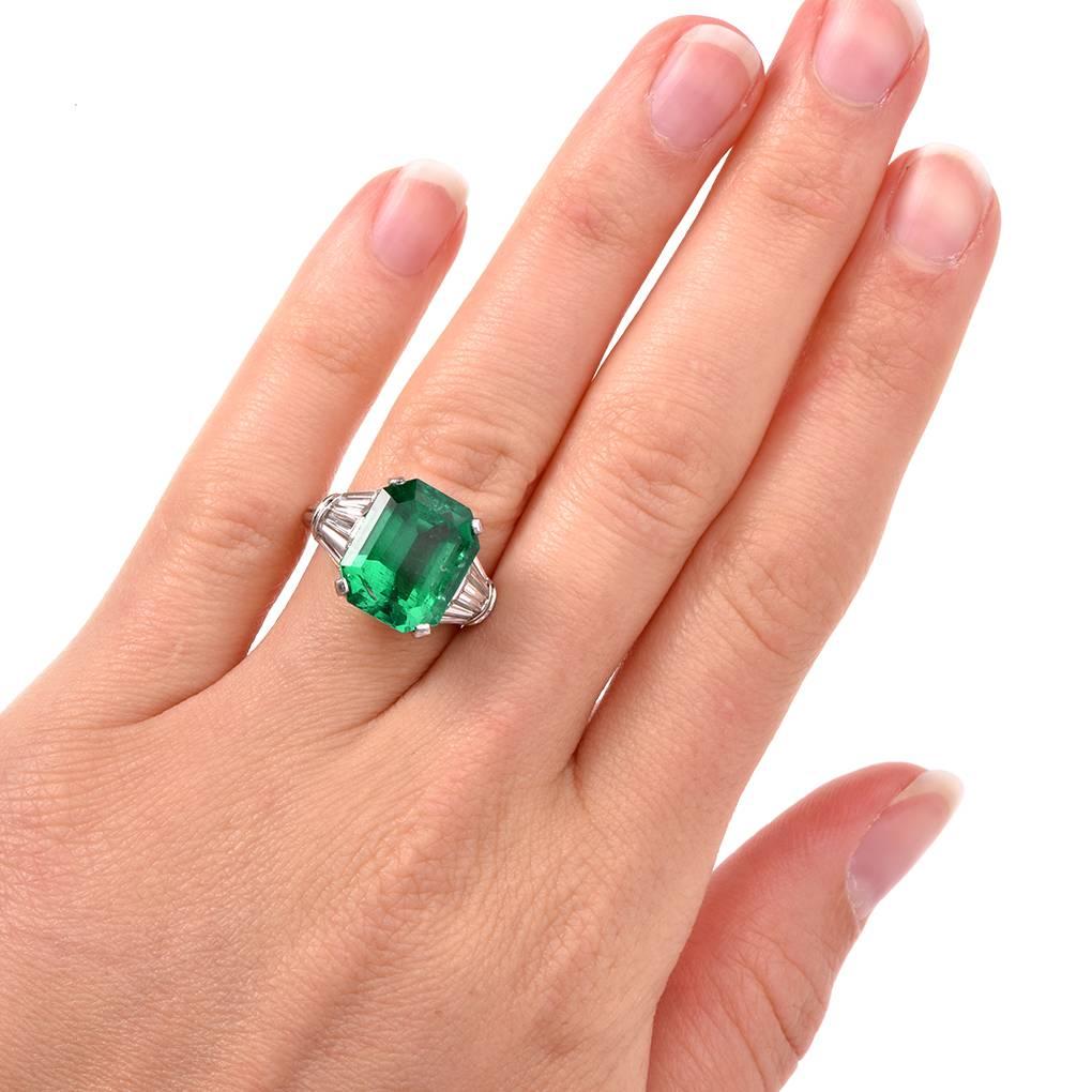 Women's or Men's 1960s Stunning Colombian GIA Certified 10.95 carat Emerald Diamond Ring