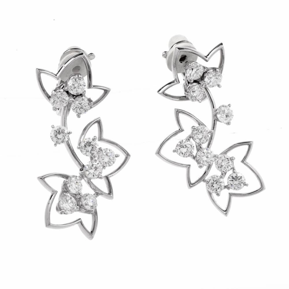 Taille française Boucles d'oreilles en goutte à fleurs en platine et diamants français en vente