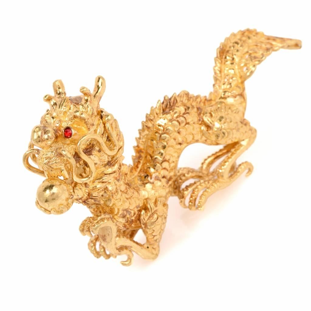1970s Chinese Garnet Yellow Gold Dragon Figurine  In Excellent Condition In Miami, FL