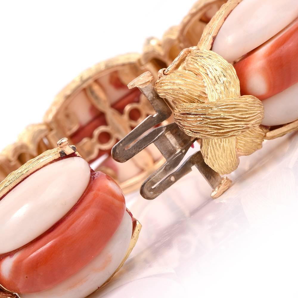 1970s Coral Yellow Gold Link French Bangle Bracelet 3