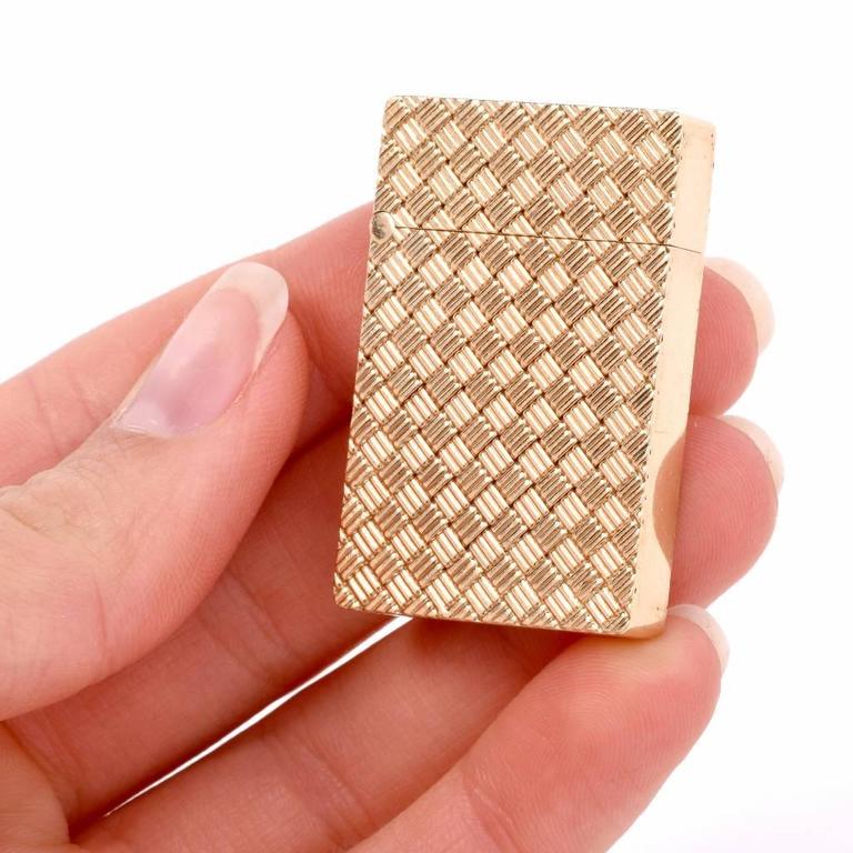 1960s Collectible Gold Lighter For Sale at 1stDibs