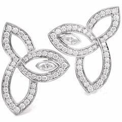 Clous d'oreilles en platine et diamant de la collection Lily Cluster Harry Winston