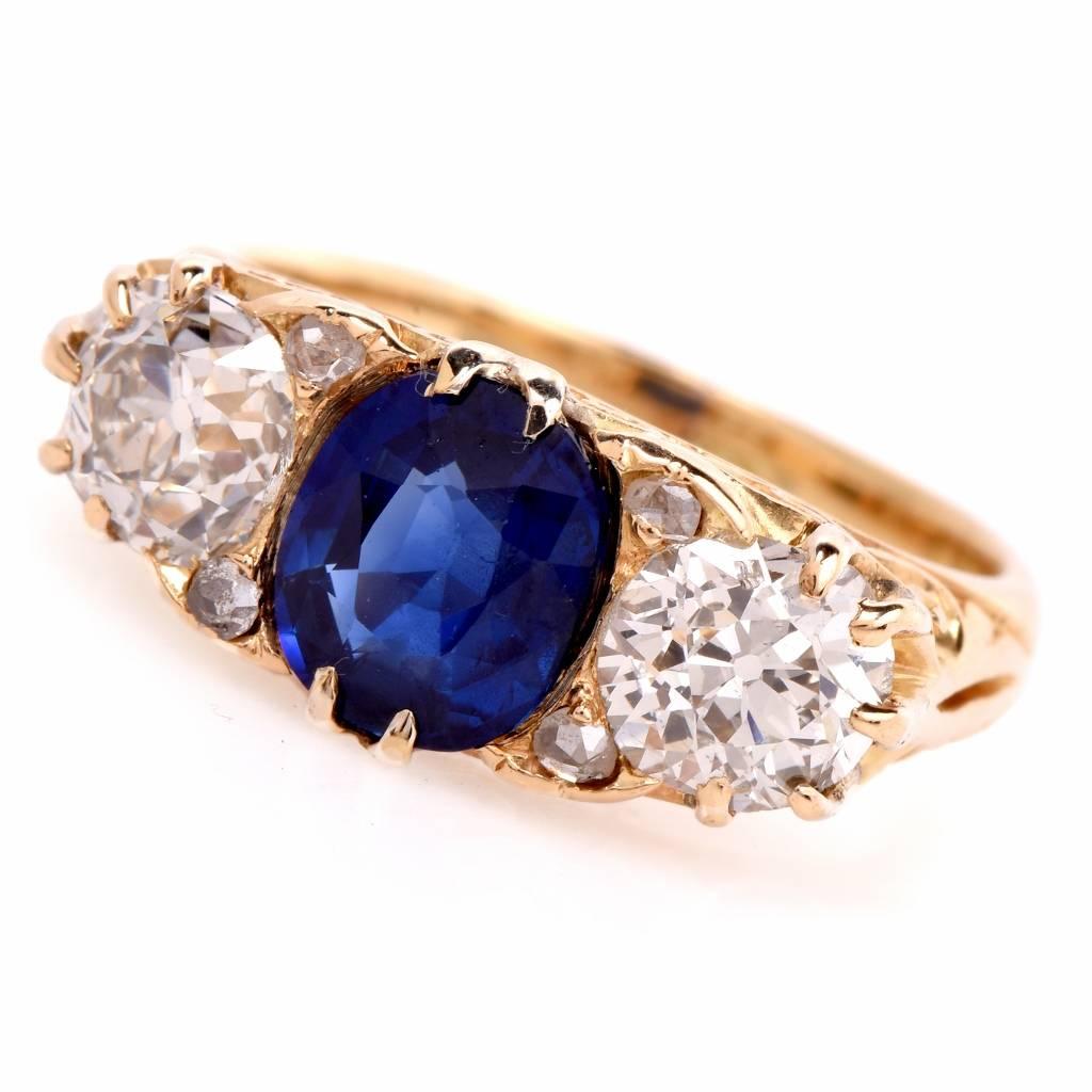 Antique Sapphire Diamond Three Stone Gold Ring In Excellent Condition In Miami, FL