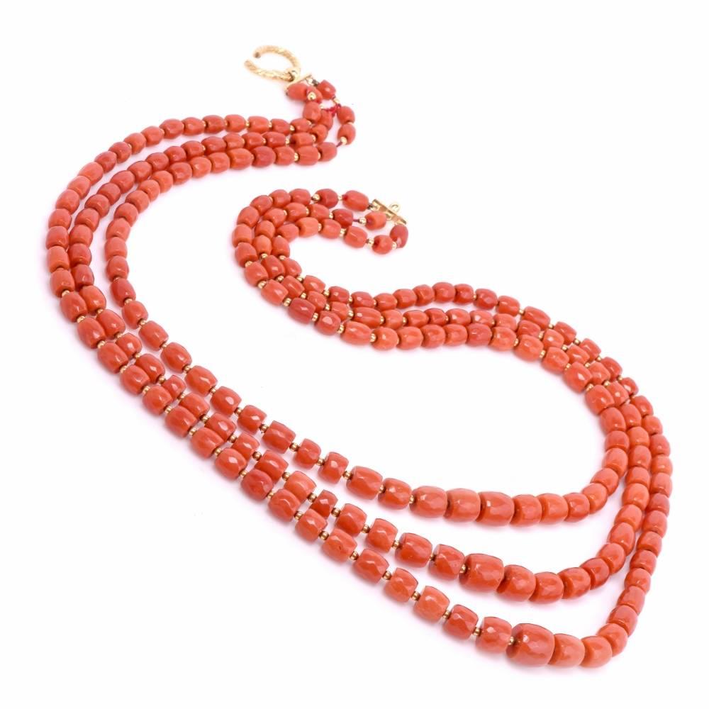 Dreifach Strang Rot Natürliche Koralle Gold Perlen Halskette im Angebot 2