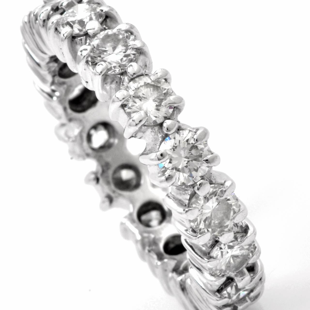 2.58 Carats Diamond Platinum Eternity Band Ring In Excellent Condition In Miami, FL