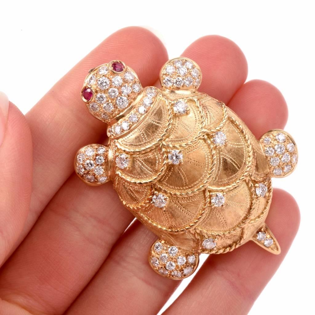 Diamond Turtle Gold Brooch Pin and Pendant In Excellent Condition In Miami, FL