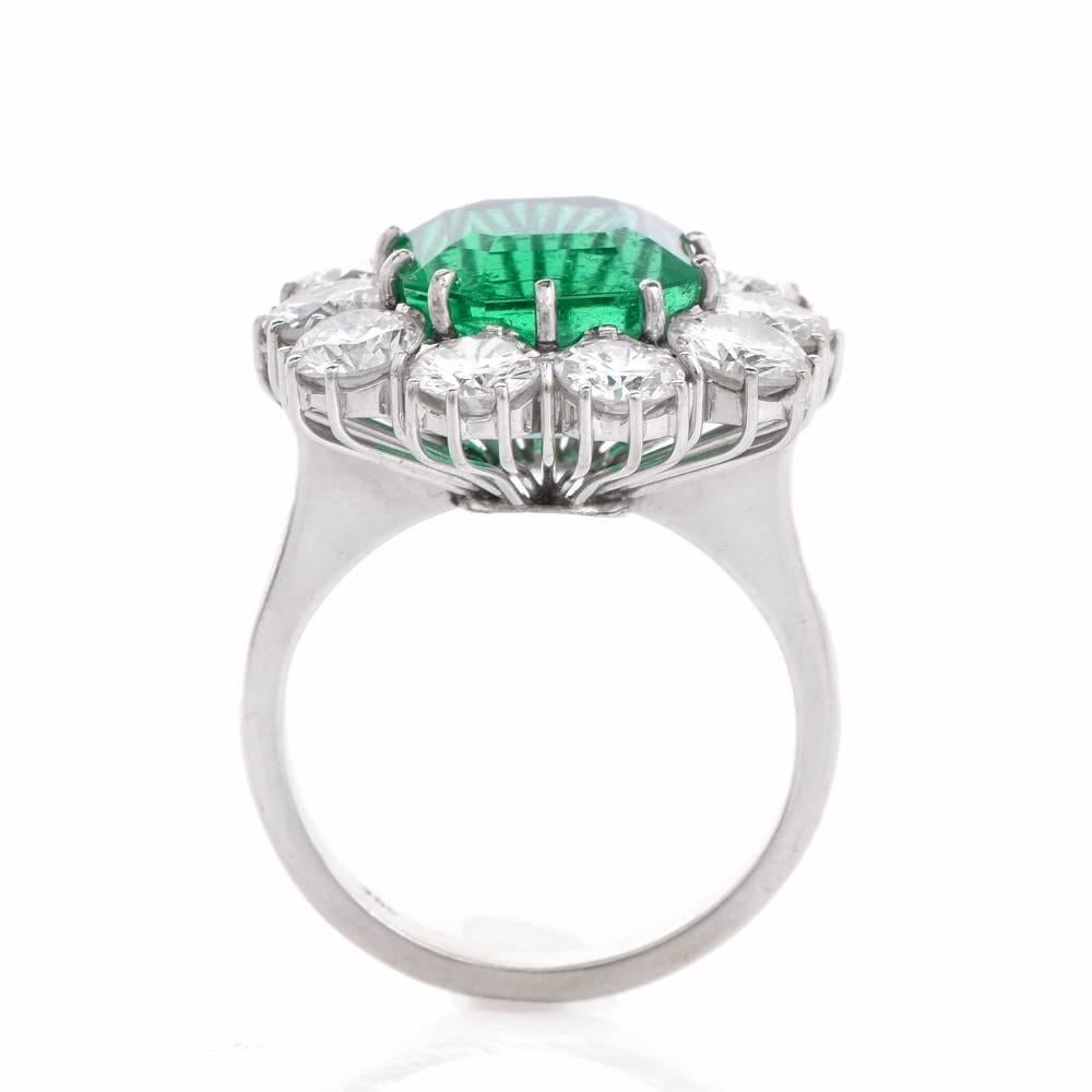 Women's 1960s Stunning Colombian Emerald Diamond Cocktail Ring