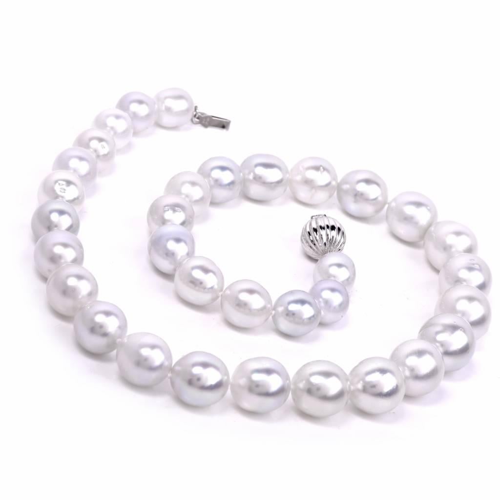 Women's or Men's South Sea Pearl Necklace with 18 Karat Gold Clasp