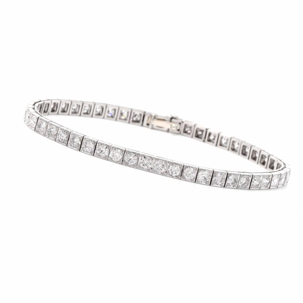 This sparkling vintage line bracelet of unmatched refinement is immaculately handcrafted in Platinum, weighs approx.19.1 grams and measures approximately 7 inches long and 4mm wide. 
This alluring vintage bracelet of outstandingly sparkling
