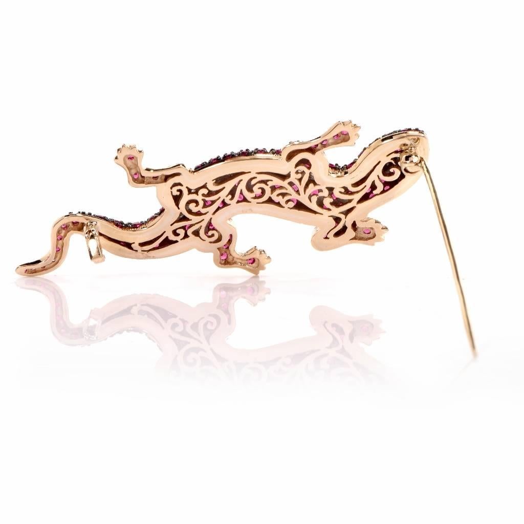 1980s Ruby Emerald Gold Lizard Pin Brooch In Excellent Condition In Miami, FL
