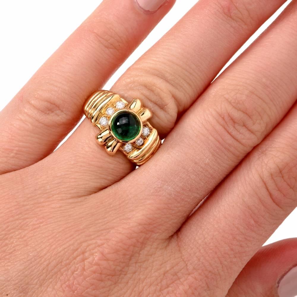 Women's 1980s Emerald Cabochon Diamond Yellow Gold Cocktail Ring