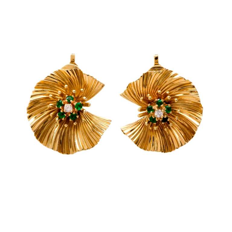 These delicate vintage earrings of notable aesthetic grace are crafted in solid 14K yellow gold by the famous company named Performance Parts, which produced many beautiful jewelry for Tiffany & Co, Van Cleef & Cartier. It weighs approx. 12.7 grams