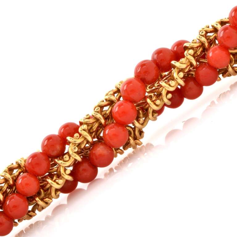Red Coral Gold Bracelet In Excellent Condition In Miami, FL