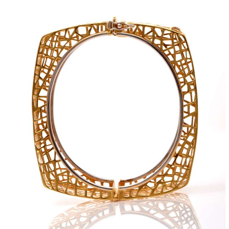 Gold Wide Bangle Bracelet In Excellent Condition In Miami, FL
