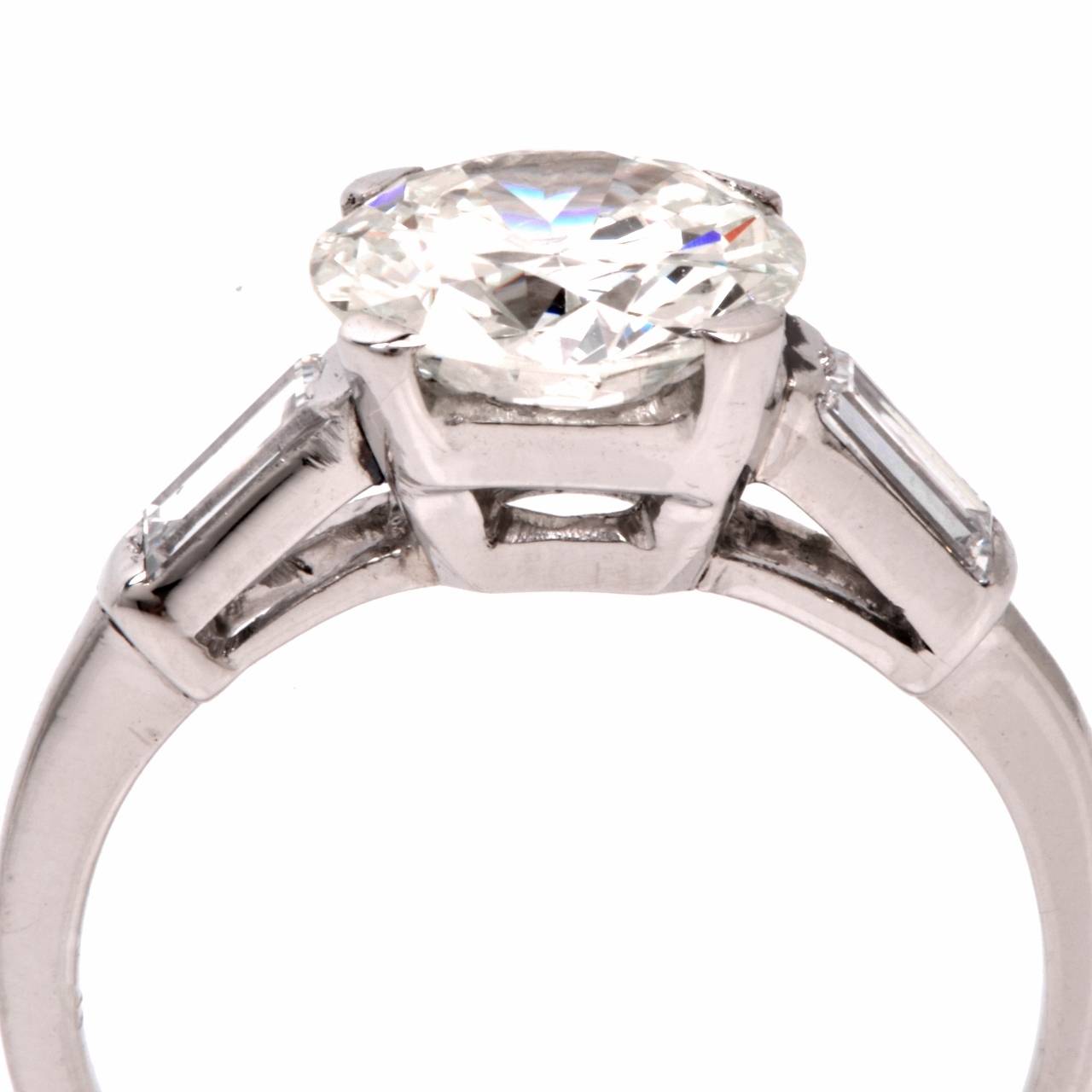 Classic Round Brilliant Diamond Platinum Engagement Ring 2