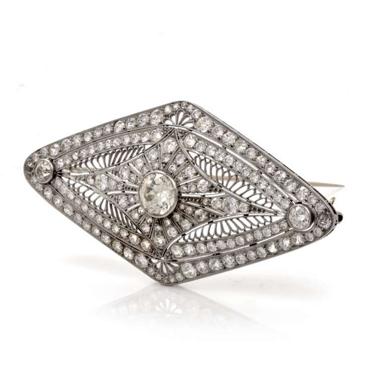 Art Deco Diamond Platinum Filigree Brooch Pin In Excellent Condition In Miami, FL