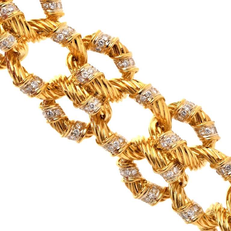 Retro Diamond Textured Gold Link Bracelet In Excellent Condition In Miami, FL