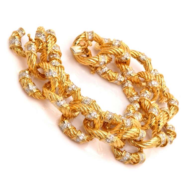 Retro Diamond Textured Gold Link Bracelet 1