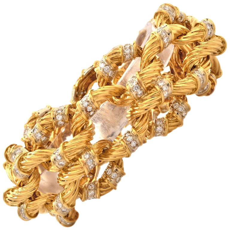 Retro Diamond Textured Gold Link Bracelet