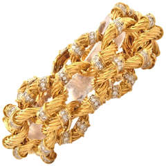 Retro Diamond Textured Gold Link Bracelet