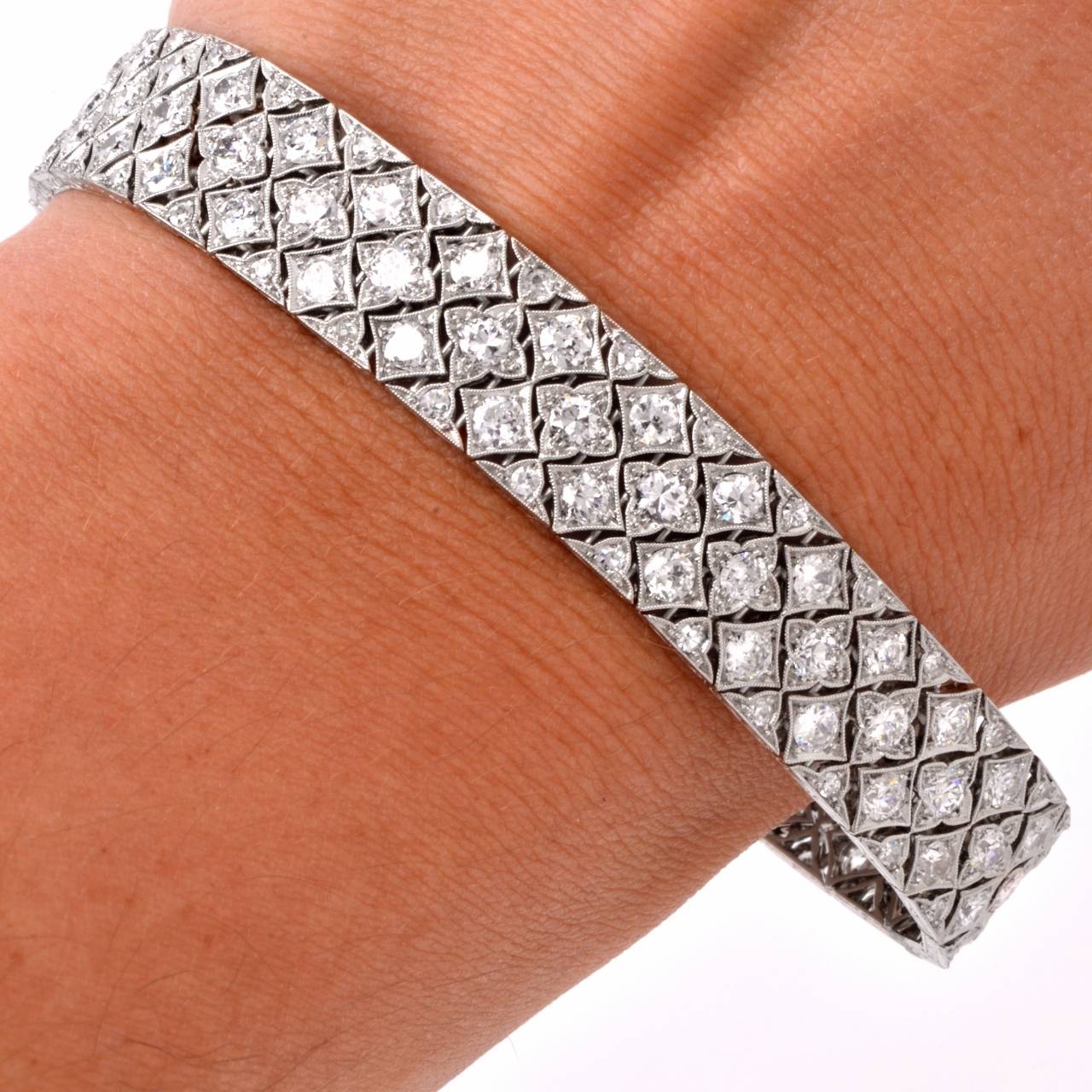 Art Deco 11 Carats Diamonds Platinum Bracelet In Excellent Condition In Miami, FL