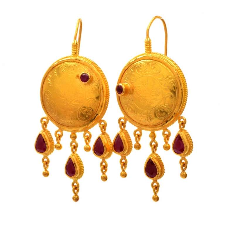 ARA Gold Ruby Drop Dangle Earrings In Excellent Condition In Miami, FL