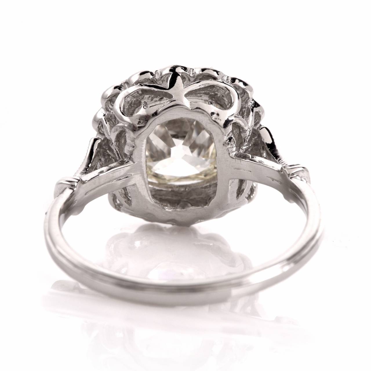2.08 Carat Cushion Diamond Platinum Engagement Ring In Excellent Condition In Miami, FL
