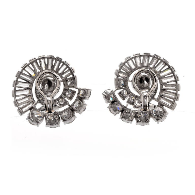 Diamond Platinum Swirl Earrings In Excellent Condition In Miami, FL