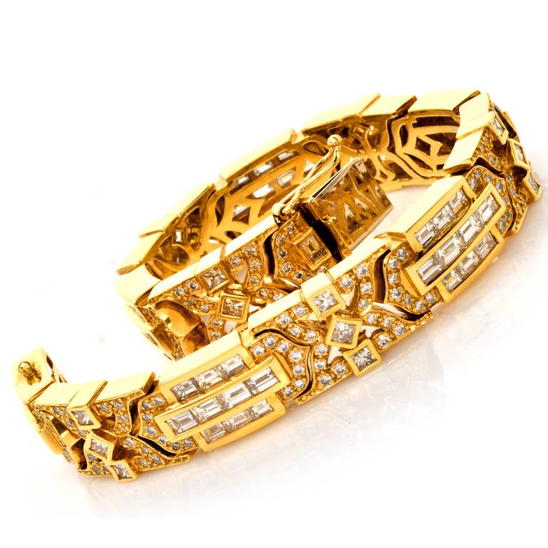 Diamond Gold Link Bracelet In Excellent Condition In Miami, FL