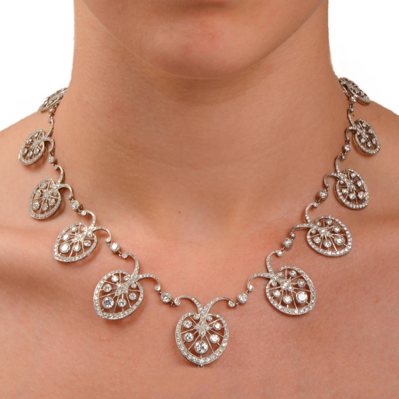 Art Deco Diamond Platinum Filigree Necklace In Excellent Condition In Miami, FL
