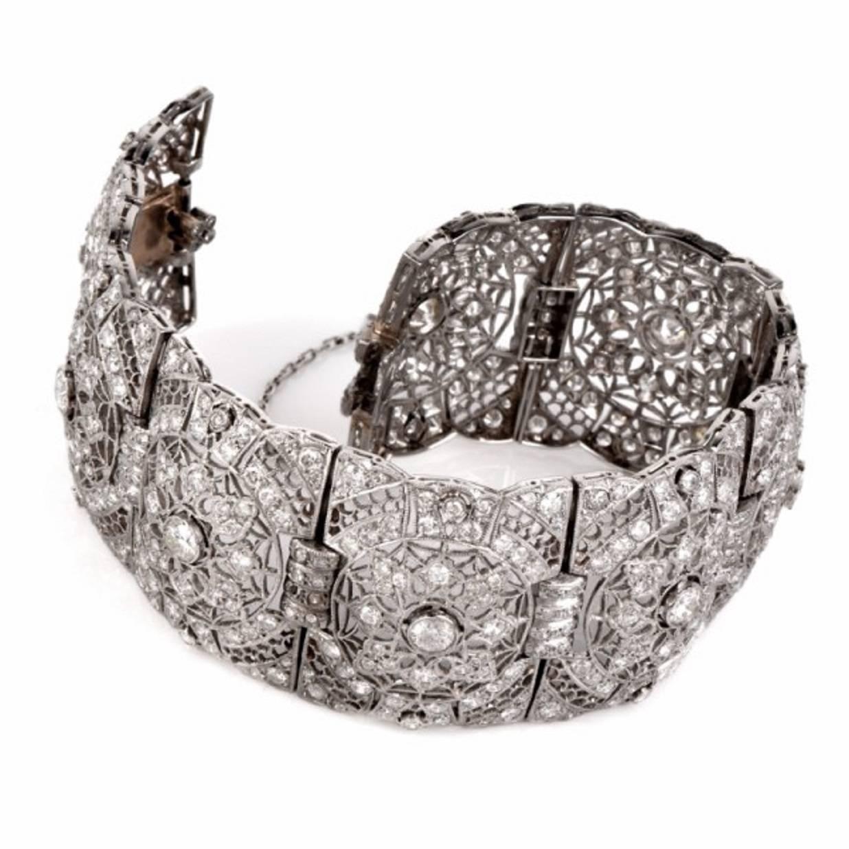 Art Deco Diamond Platinum Filigree Link Bracelet In Excellent Condition In Miami, FL