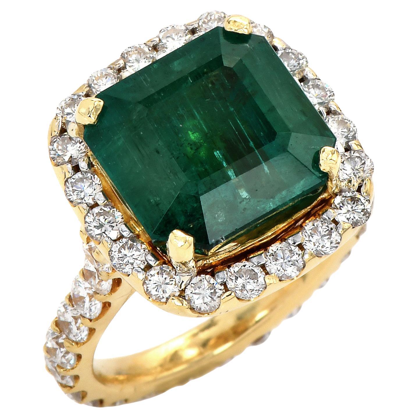 Elegant Diamond 8.08ct GIA Emerald 18k Yellow Gold Halo Cocktail Ring For Sale