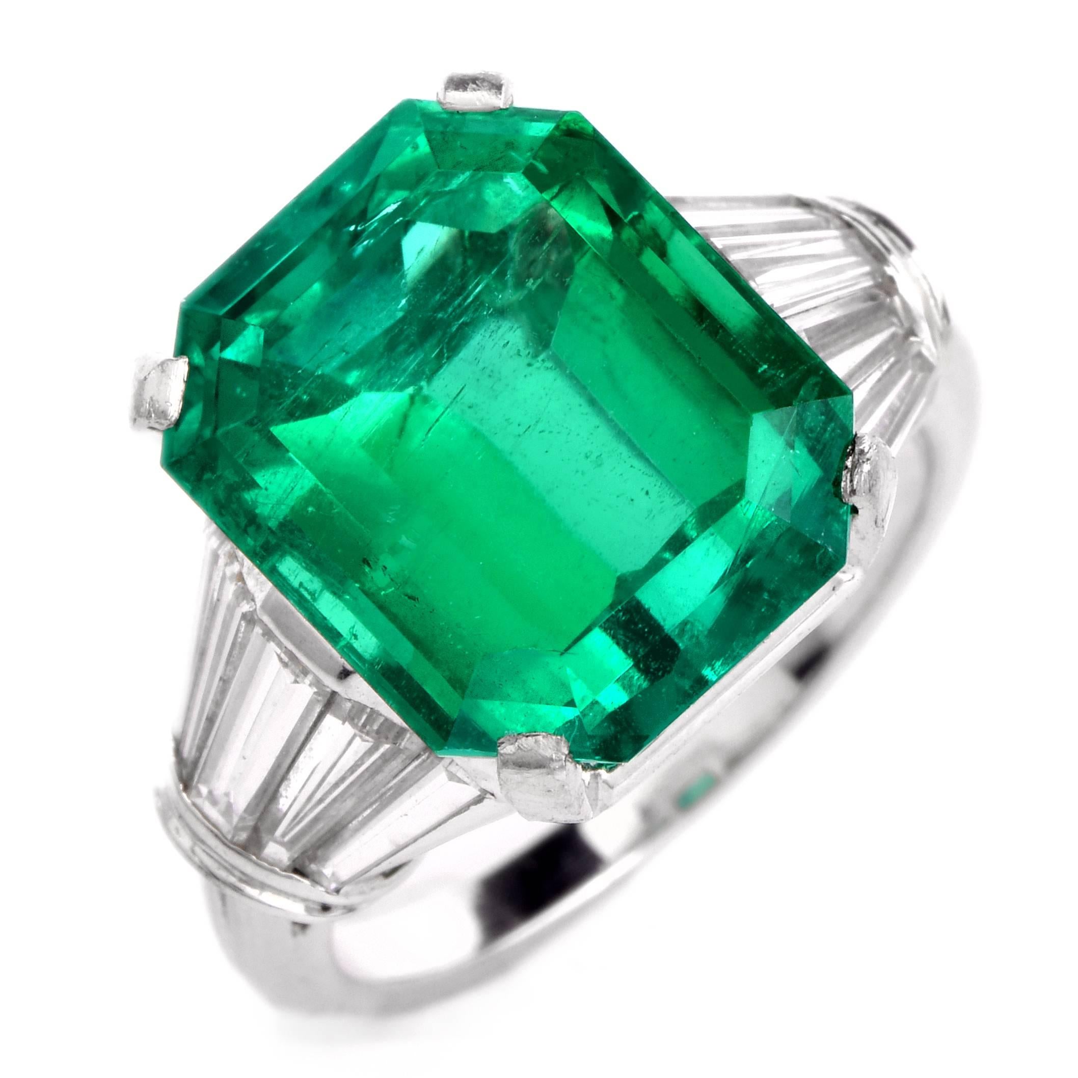1960s Stunning Colombian GIA Certified 10.95 carat Emerald Diamond Ring In Excellent Condition In Miami, FL