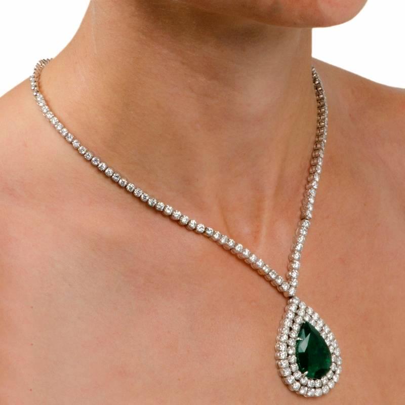Stunning 48.05 Carats Emerald Diamond Gold Riviere pendant Necklace 1