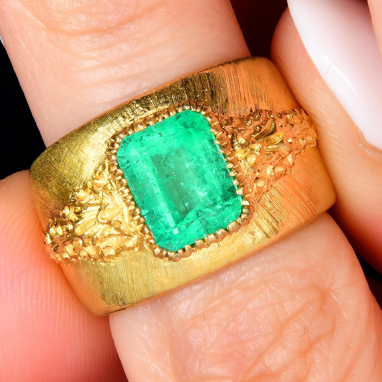 M. Anello con smeraldo colombiano in oro 18 carati Vintage di Buccellati GIA In condizioni ottime in vendita a Miami, FL