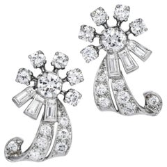 Vintage-Ohrringe aus Platin mit Diamanten (2,20 Karat) in Blumenform