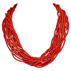 Collier torsadé à plusieurs rangs en or 14 carats et corail rouge naturel