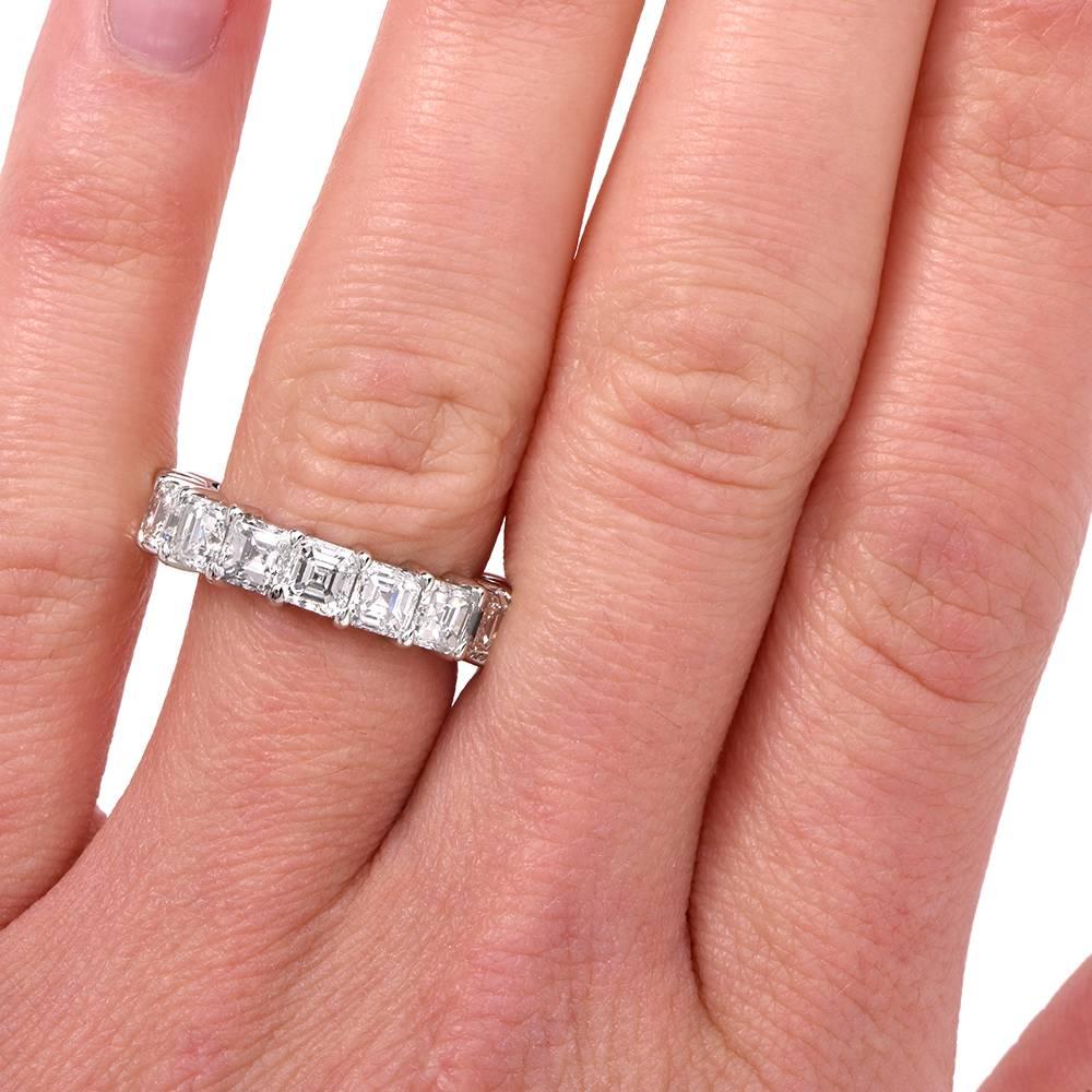 This exquisite eternity band ring is the perfect companion for any engagement ring or perfect on its own! Finely crafted in solid platinum, this ring is set with a total of 20 genuine Square-cut diamonds exceptinally white ans clean, approx. 6.36