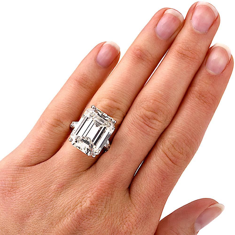 Exceptional Emerald Cut 18.61 Carat Diamond Platinum Engagement Ring 4