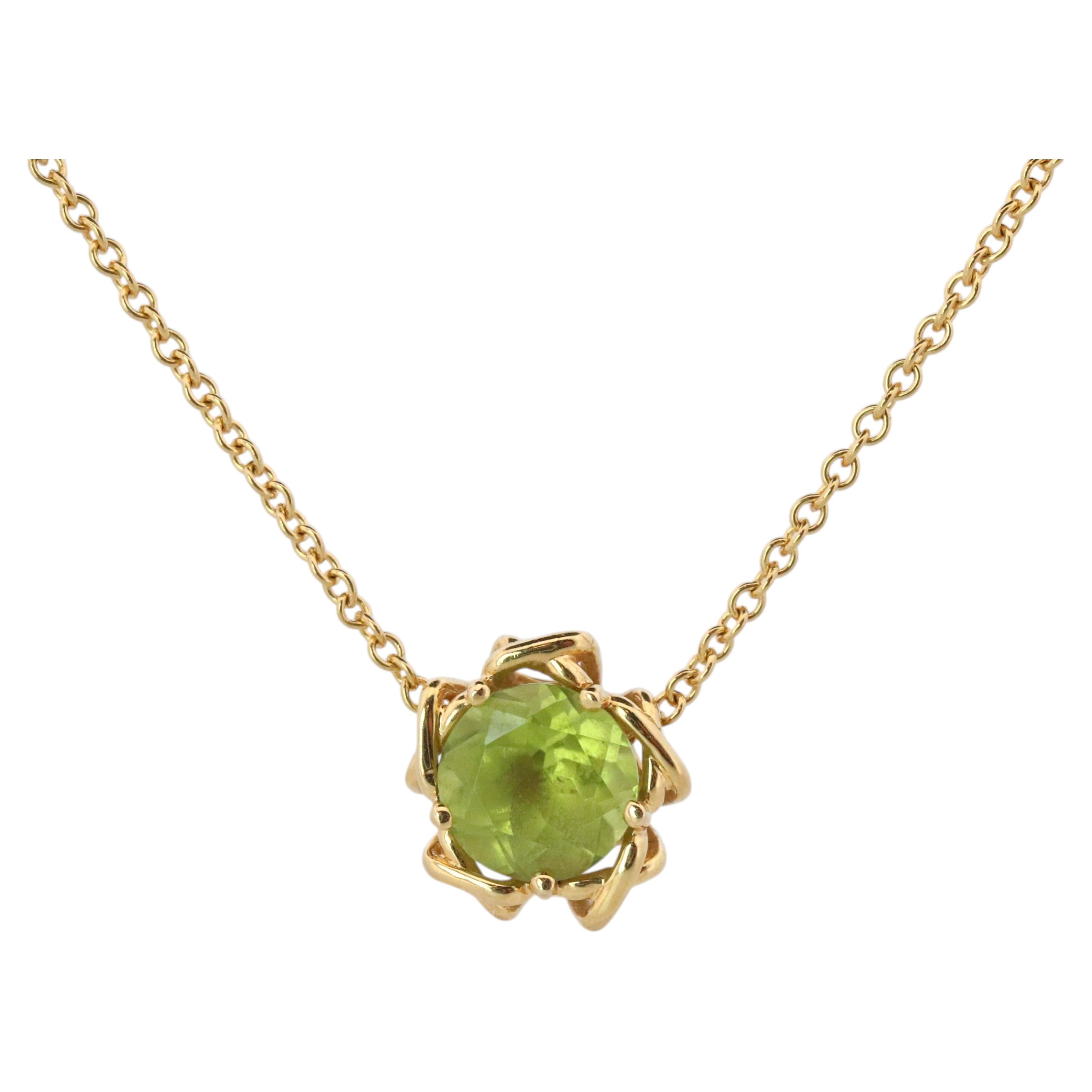 Vintage Tiffany Co Necklace. 18k Tiffany Green Peridot Kiss Around Pendant.