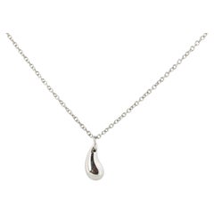 Tiffany and Co Teardrop Pendant. Platinum Tiffany Elsa Peretti Tear Necklace