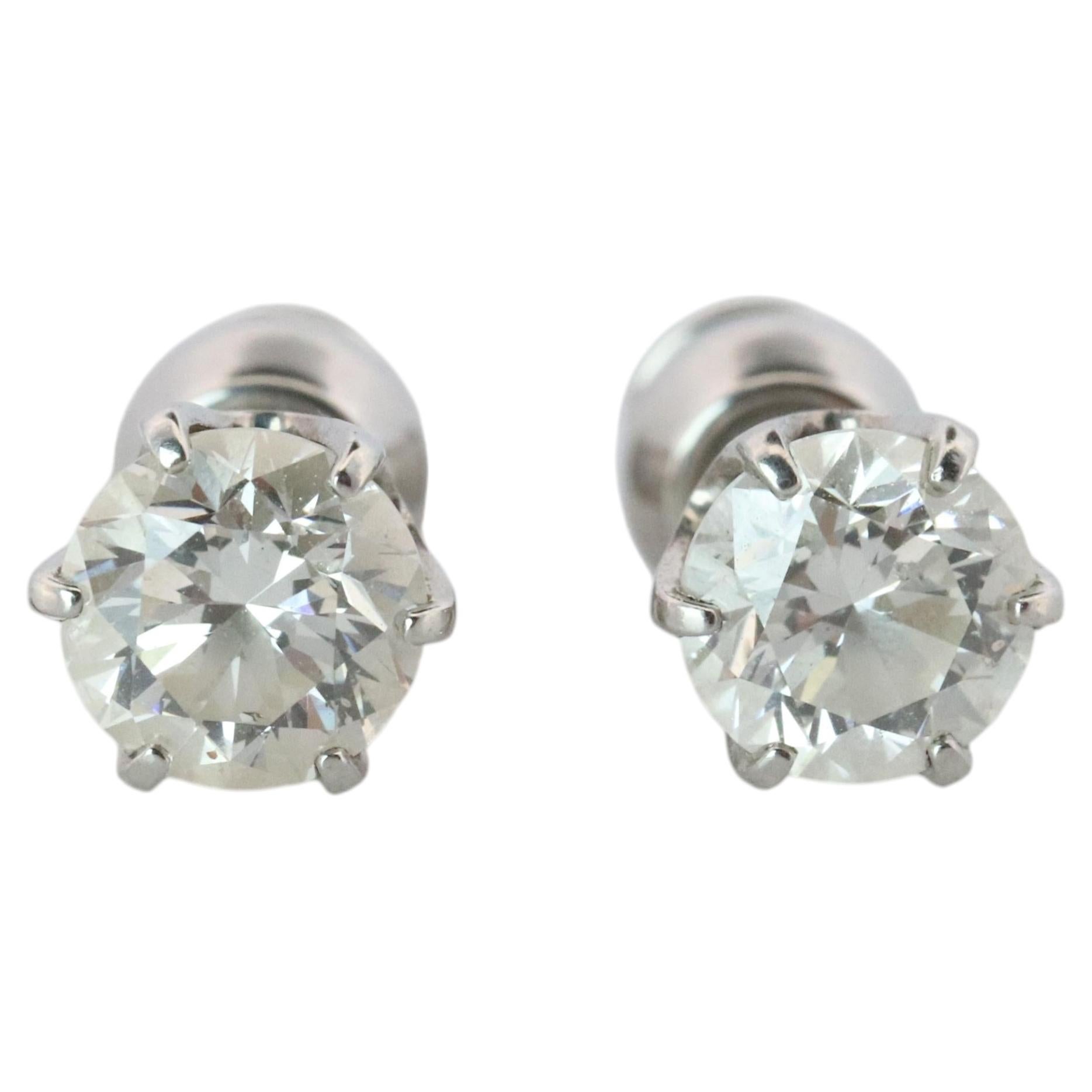 Diamond Stud Earrings. Platinum PT900 1ctw Diamond Claw Studs Earrings. For Sale