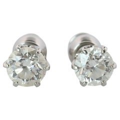 Diamond Stud Earrings. Platinum PT900 1ctw Diamond Claw Studs Earrings.
