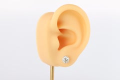 Diamond Stud Earrings. Platinum PT900 2.1ctw Diamond Claw Studs Earrings.